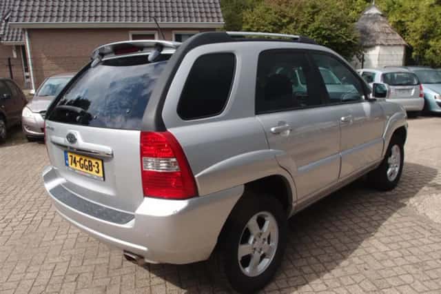 Kia Sportage (2008) thumbnail 3