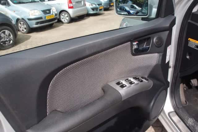 Kia Sportage (2008) thumbnail 5