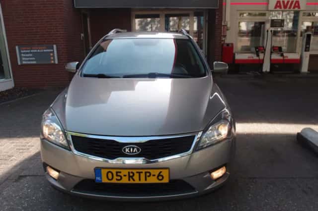 Kia Cee'd (2011) thumbnail 1