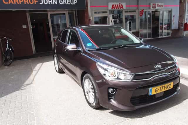 Kia Rio (2019) thumbnail 3