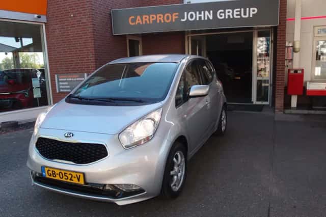 Kia Venga (2015) thumbnail 2