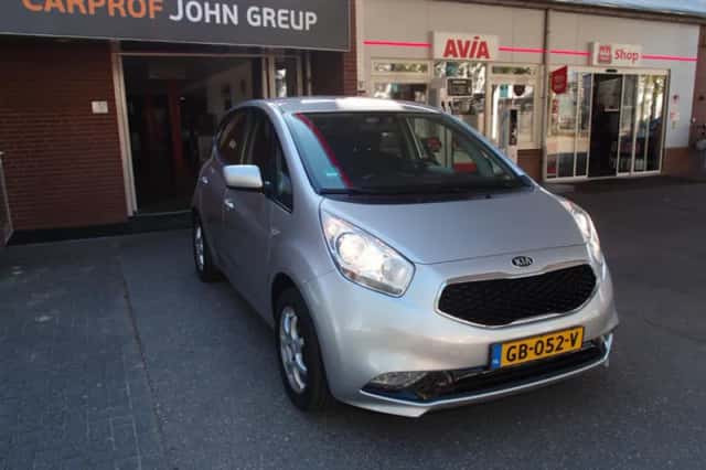 Kia Venga (2015) thumbnail 3