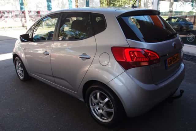 Kia Venga (2015) thumbnail 5