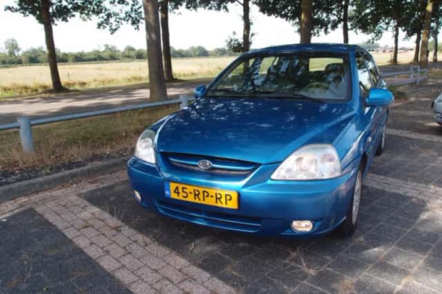 Kia Rio (2005) thumbnail 1