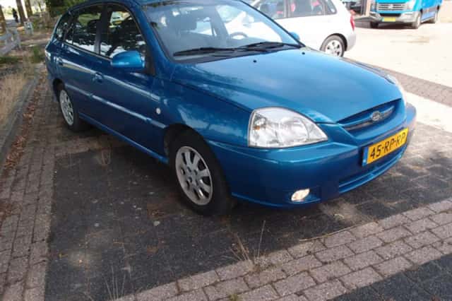 Kia Rio (2005) thumbnail 3