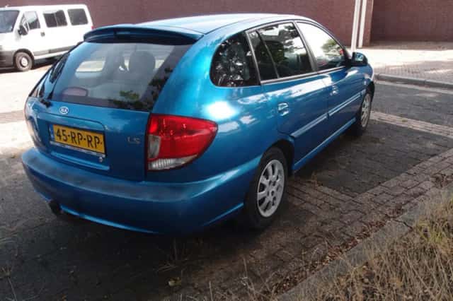 Kia Rio (2005) thumbnail 4