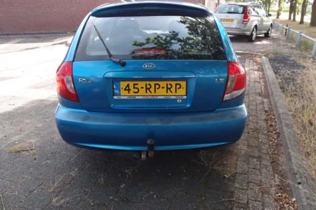Kia Rio (2005) thumbnail 5