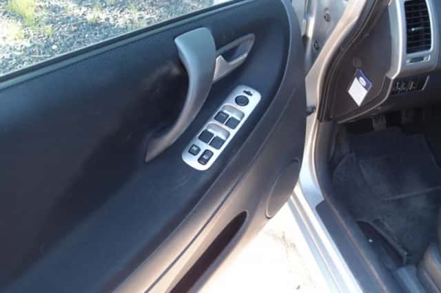 Suzuki Liana (2005) thumbnail 6