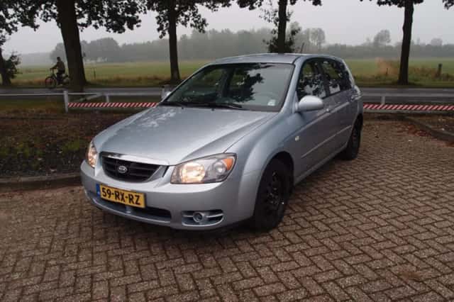 Kia Cerato (2005) thumbnail 1