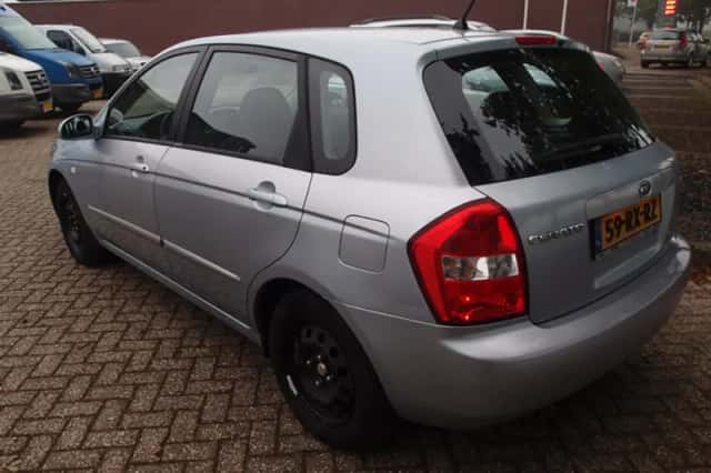 Kia Cerato (2005) thumbnail 4