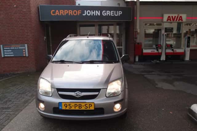 Suzuki Ignis (2004) thumbnail 1