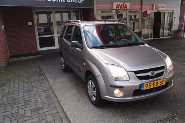 Suzuki Ignis (2004) thumbnail 3