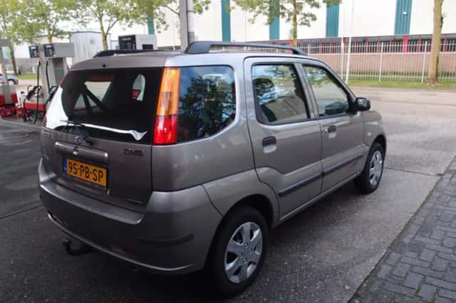 Suzuki Ignis (2004) thumbnail 4