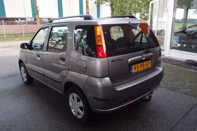 Suzuki Ignis (2004) thumbnail 5