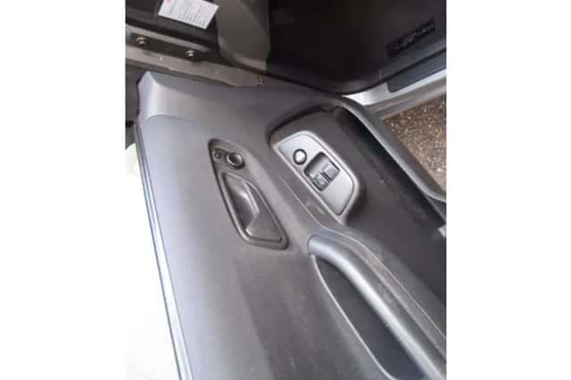 Suzuki Ignis (2004) thumbnail 6