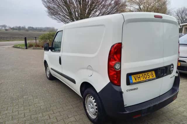 Opel Combo (2014) thumbnail 6