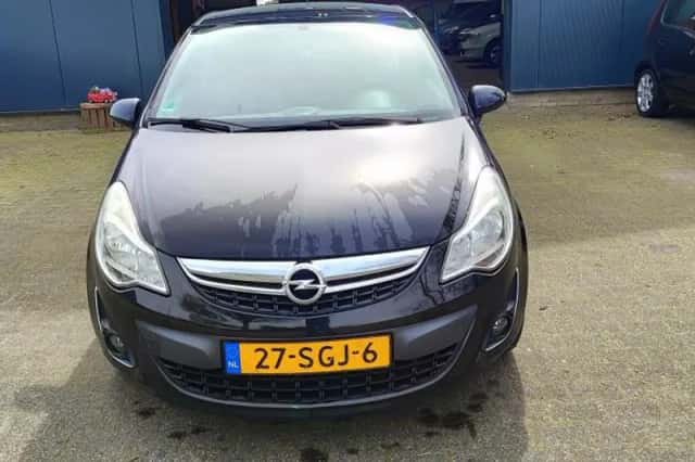 Opel Corsa (2011) thumbnail 2