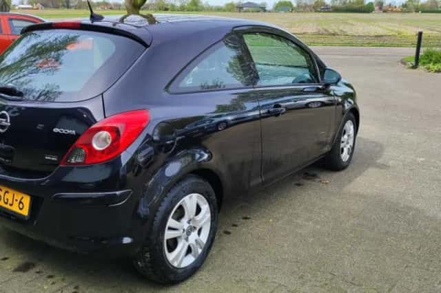 Opel Corsa (2011) thumbnail 4