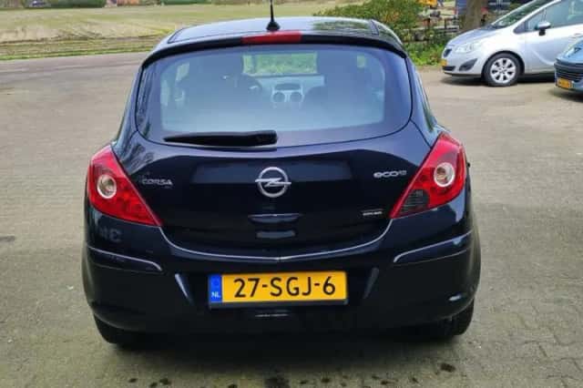 Opel Corsa (2011) thumbnail 5