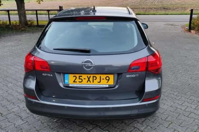 Opel Astra (2012) thumbnail 5