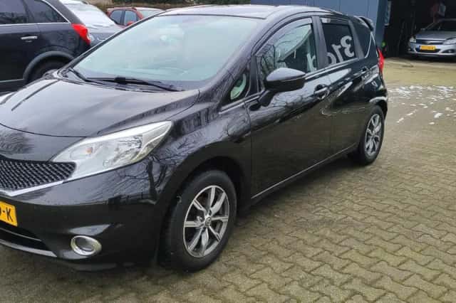 Nissan Note (2015) thumbnail 1