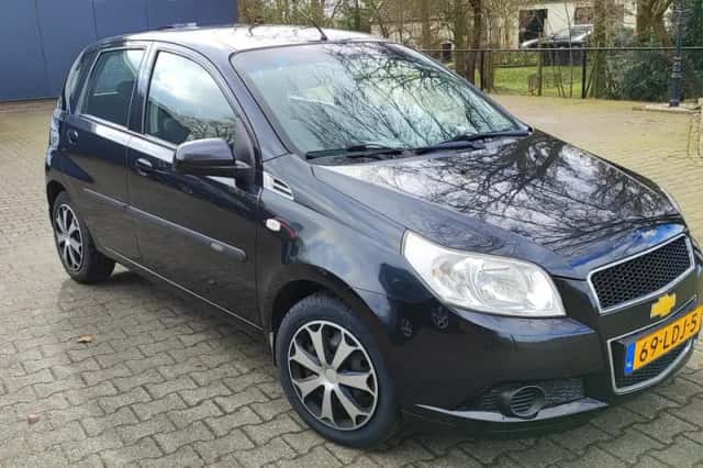 Chevrolet Aveo (2010) thumbnail 3