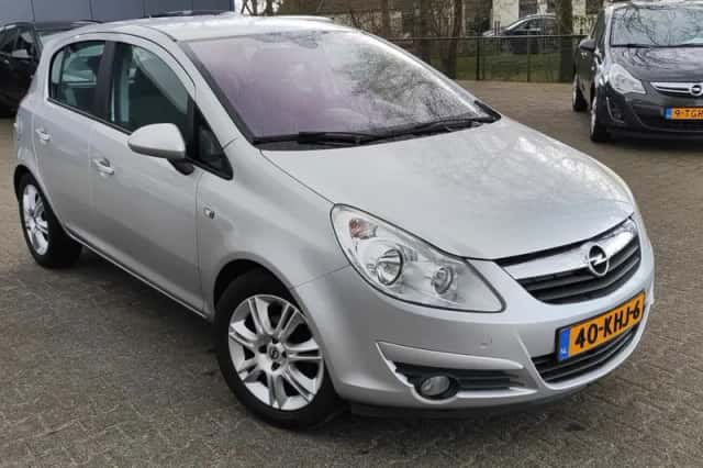 Opel Corsa (2009) thumbnail 3