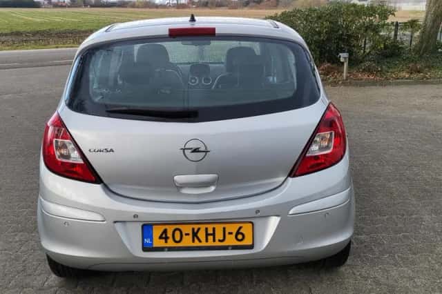 Opel Corsa (2009) thumbnail 5