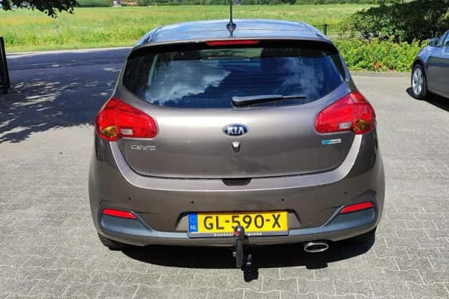 Kia Ceed (2015) thumbnail 5