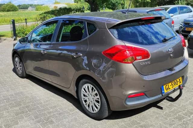 Kia Ceed (2015) thumbnail 6
