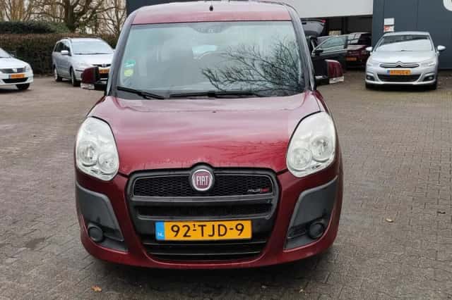 Fiat Doblò (2012) thumbnail 2