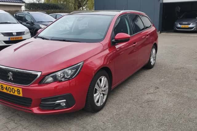 Peugeot 308 (2017) thumbnail 1