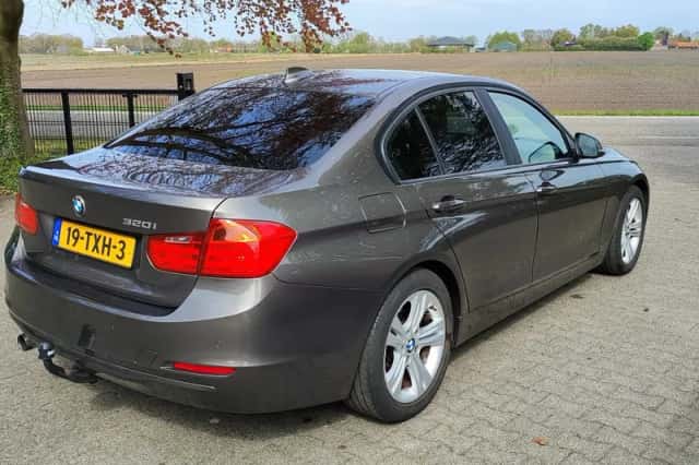 BMW 3-Serie (2012) thumbnail 4
