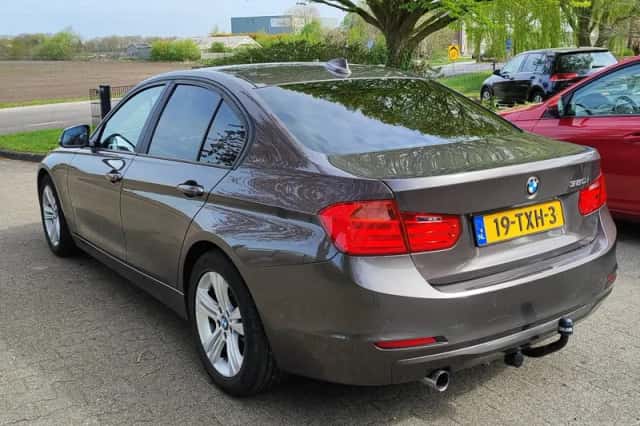 BMW 3-Serie (2012) thumbnail 6