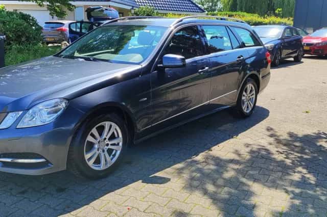 Mercedes-Benz E-Klasse (2012) thumbnail 1