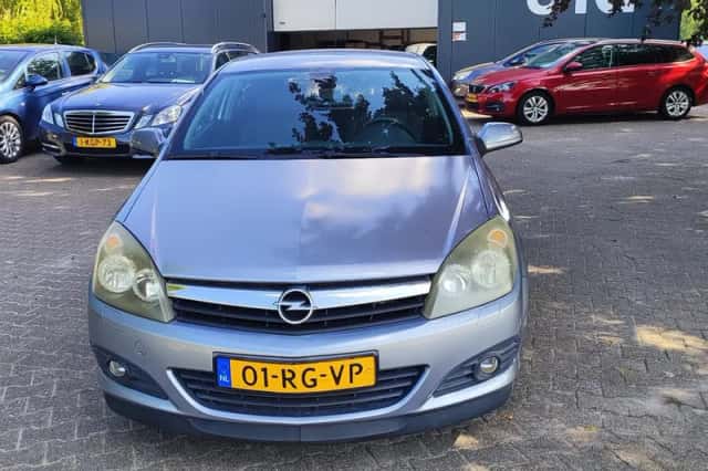Opel Astra (2005) thumbnail 2