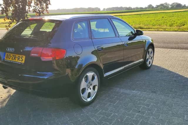 Audi A3 (2008) thumbnail 4