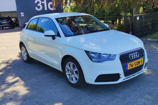 Audi A1 (2012) thumbnail 3