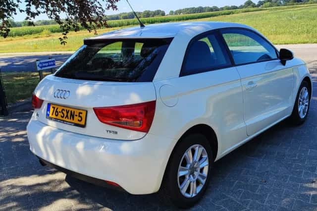 Audi A1 (2012) thumbnail 4