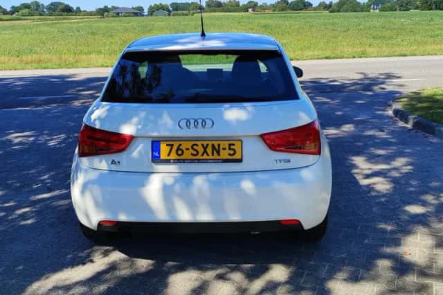 Audi A1 (2012) thumbnail 5