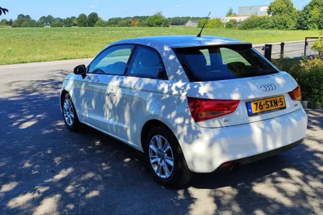 Audi A1 (2012) thumbnail 6