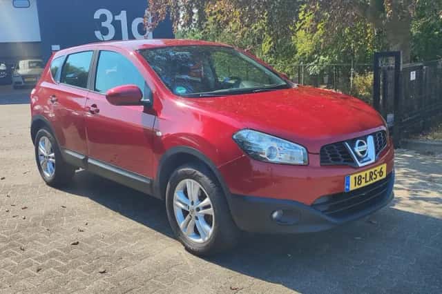 Nissan Qashqai (2010) thumbnail 3