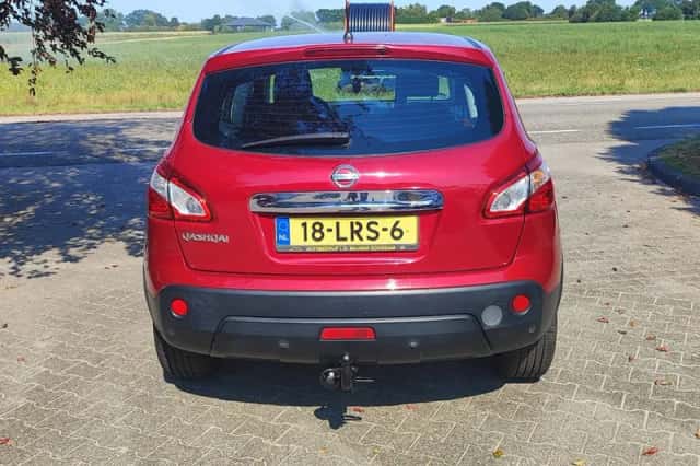 Nissan Qashqai (2010) thumbnail 5
