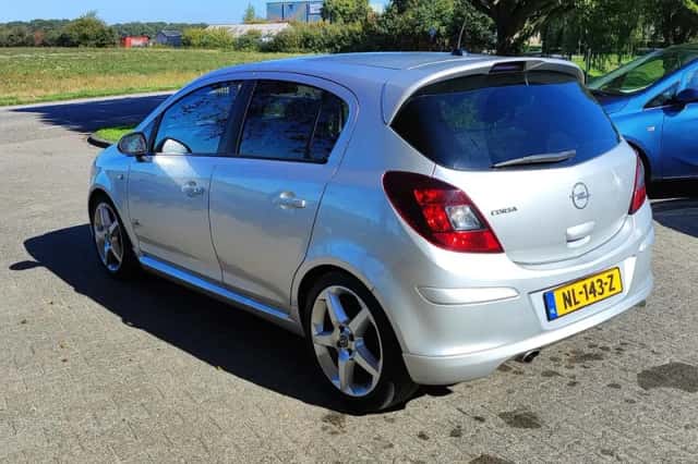 Opel Corsa (2010) thumbnail 6