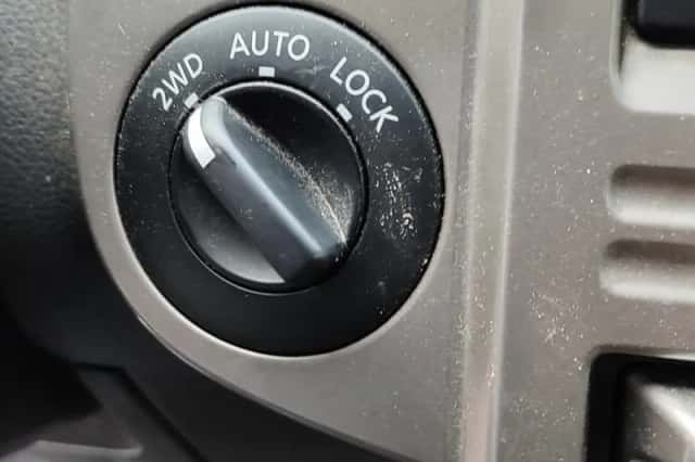 Nissan X-Trail (2006) thumbnail 6