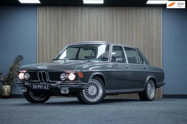 BMW 2.5 / (1977) thumbnail 1