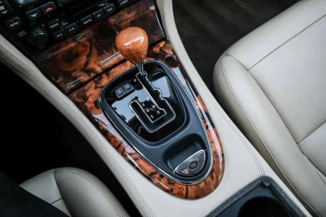 Jaguar XJ (2006) thumbnail 5