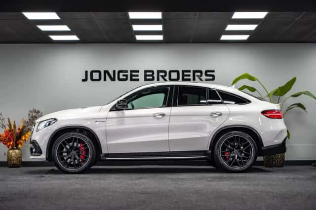 Mercedes-Benz GLE (2016) thumbnail 2