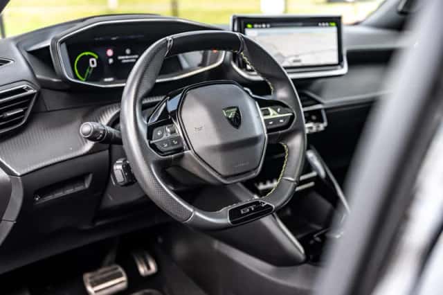 Peugeot 2008 (2024) thumbnail 5