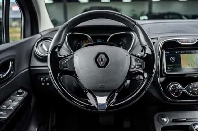 Renault Captur (2015) thumbnail 5